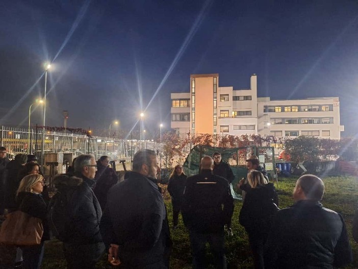 L’orto di Matteo si prepara al Natale: fiori, volontariato e un nuovo arco L’orto di Matteo si prepara al Natale: fiori, volontariato e un nuovo arco