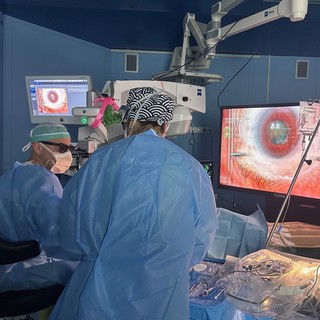 L’oculistica dell’Asl To5 porta in sala operatoria la tecnologia del futuro