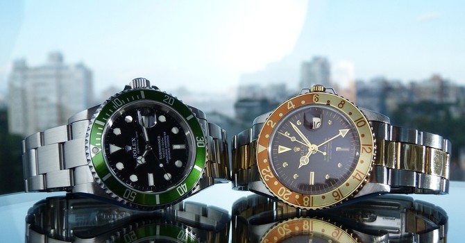 Ruba un Rolex da 9.500 euro fingendo di volerlo comprare: la Polizia arresta il ladro in pieno centro