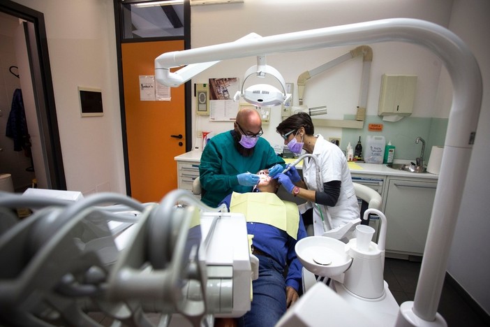 A Nichelino arriva il 'dentista sociale' per aiutare chi è in difficoltà