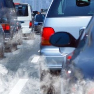 auto e smog - foto di archivio