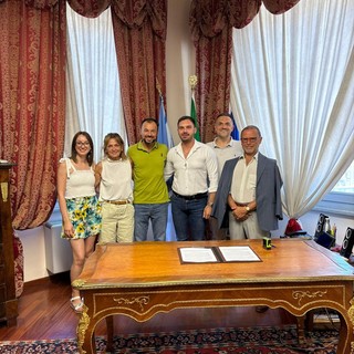Un momento dell'incontro tra le due delegazioni