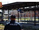 Il treno per Torino parte senza di lui: 13enne rimane solo sul binario Il treno per Torino parte senza di lui: 13enne rimane solo sul binario