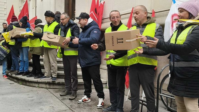 Protesta dei lavoratori Postalcoop