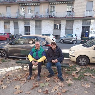 La vittoria del quartiere, in corso Monte Cucco tornano le panchine La vittoria del quartiere, in corso Monte Cucco tornano le panchine