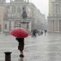 Meteo, ancora pioggia in città e neve in montagna: a Torino è allerta gialla