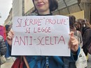 Aborto, le attiviste davanti a Palazzo Lascaris lanciano la raccolta firme