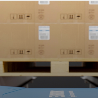 E4SHUTTLE, il pallet shuttle a 4 vie per lo stoccaggio ad alta densità