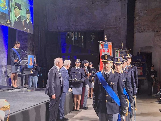 La Polizia di Stato spegne 174 candeline: Torino celebra chi "c'è sempre"