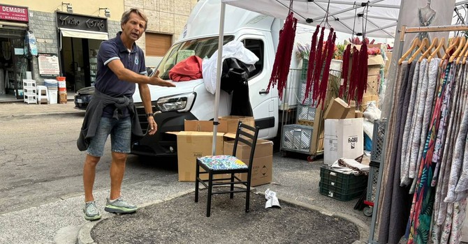 Aiuole-trappola e buche al mercato di corso Sebastopoli, scatta la petizione Aiuole-trappola e buche al mercato di corso Sebastopoli, scatta la petizione