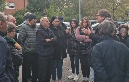Riscaldamento fermo, protesta e rabbia nelle case popolari di Nichelino Riscaldamento fermo, protesta e rabbia nelle case popolari di Nichelino