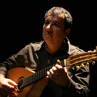 Mauro Palmas sul palco del FolkClub
