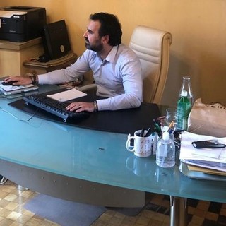 Il sindaco di Moncalieri Paolo Montagna nel suo ufficio Il sindaco di Moncalieri Paolo Montagna nel suo ufficio