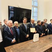 Il presidente Nicco ha accolto a Palazzo Lascaris i vertici della Società Canavesana Servizi Il presidente Nicco ha accolto a Palazzo Lascaris i vertici della Società Canavesana Servizi