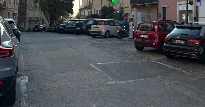 Strisce blu a Cavoretto? La proposta divide il quartiere Strisce blu a Cavoretto? La proposta divide il quartiere