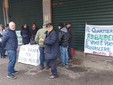 La manifestazione dei residenti La manifestazione dei residenti
