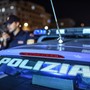 Sfreccia col rosso al Rondò Rivella: fermato con 270 grammi di crack e 11 carte di credito