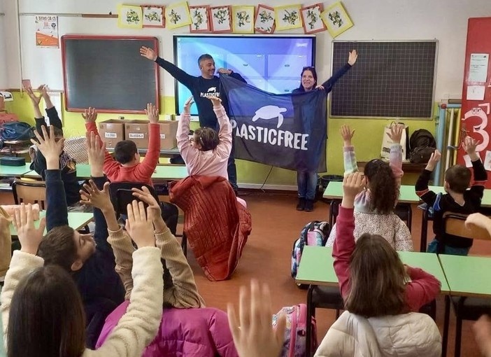 Oltre 1.200 studenti piemontesi scelgono un futuro "plastic free" Oltre 1.200 studenti piemontesi scelgono un futuro "plastic free"