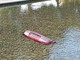 Piazza d’Armi, fontane come discariche: spunta un paraurti tra i getti d'acqua