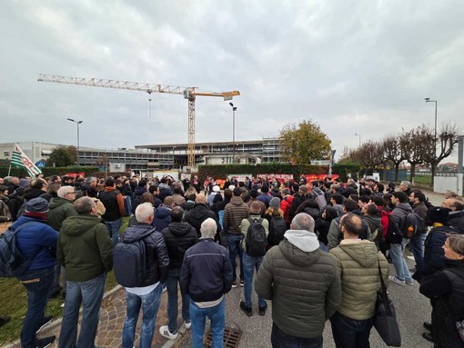 Protesta dei lavoratori Italdesign nel Torinese