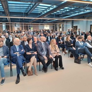 Parterre de roi per l'inaugurazione del nuovo polo culturale di Trofarello