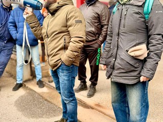 Manifestazione davanti alla sede Primotecs di Avigliana Manifestazione davanti alla sede Primotecs di Avigliana