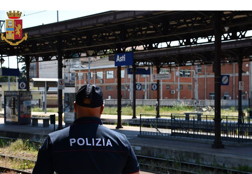 Il treno per Torino parte senza di lui: 13enne rimane solo sul binario