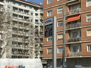 Benzina e diesel, a Torino prezzi alle stelle anche alle pompe bianche