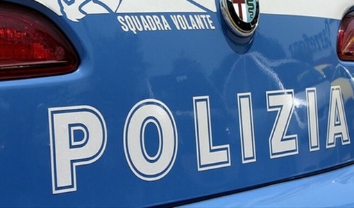 I poliziotti hanno arrestato un ladro albanese