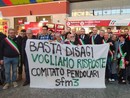Protesta dei sindaci del territorio per i servizi del trasporto ferroviario locale Protesta dei sindaci del territorio per i servizi del trasporto ferroviario locale
