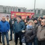 Uno degli ultimi presidi davanti ai cancelli della fabbrica