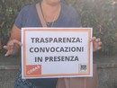 La protesta di fronte all'Ufficio scolastico provinciale per il caos delle graduatorie
