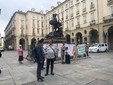 Protesta degli ambientalisti davanti al Comune di Torino