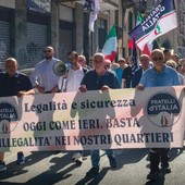 Una immagine della protesta di FdI in corso Regina Margherita Una immagine della protesta di FdI in corso Regina Margherita