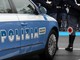 Madonna di Campagna, giovane tenta di buttarsi dal quinto piano: salvata da due poliziotti