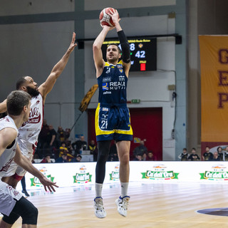 Basket, la Reale Mutua chiude la prima fase con una bella vittoria a Cremona