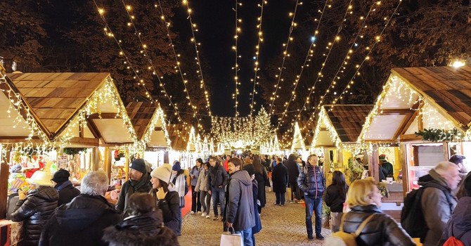 Inaugurata la pista di pattinaggio in piazza Solferino