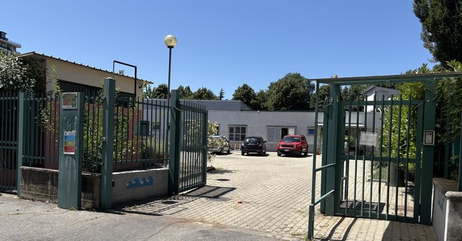 L'ingresso della piscina Lombardia L'ingresso della piscina Lombardia