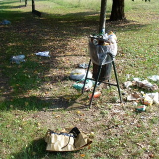 Rifiuti al parco
