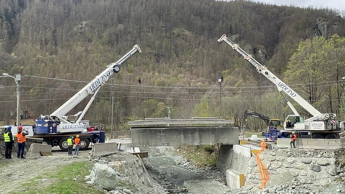 A Usseglio proseguono i lavori per la ricostruzione del ponte sul rio Venaus
