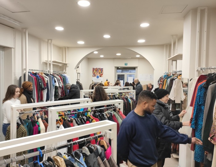 Ritorna il mercatino solidale di primavera di progetto Abito Ritorna il mercatino solidale di primavera di progetto Abito