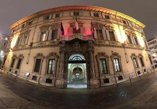 Palazzo Lascaris si illumina di rosso per la Giornata mondiale contro le malattie cardiovascolari