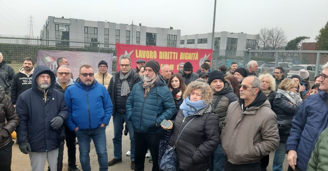 Uno dei presidi dei lavoratori Lear