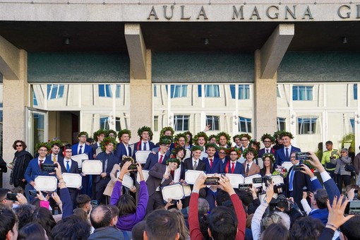I primi 36 laureati trovano subito lavoro. Cresce l’interesse per un corso all’avanguardia con oltre 250 nuovi iscritti I primi 36 laureati trovano subito lavoro. Cresce l’interesse per un corso all’avanguardia con oltre 250 nuovi iscritti