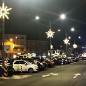 Dopo dieci anni tornano le luci di Natale in piazza Bengasi