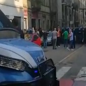 Corteo degli studenti contro il governo, tensione e scontri con la polizia in via Po [VIDEO]