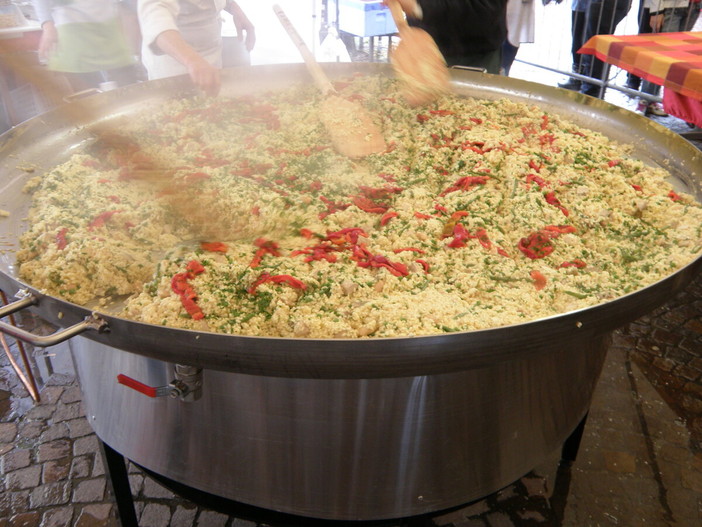 Una "paella di solidarietà" per aiutare i piccoli pazienti del Regina Margherita Una "paella di solidarietà" per aiutare i piccoli pazienti del Regina Margherita