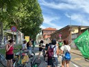 In bici, sfidano il caldo insieme ai cittadini di Vanchiglietta: "Abbiamo bisogno di un sindaco per il clima"