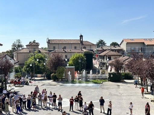 Inaugurata a Pianezza la nuova Piazza Vittorio Veneto: un restyling che rigenera il centro storico Inaugurata a Pianezza la nuova Piazza Vittorio Veneto: un restyling che rigenera il centro storico