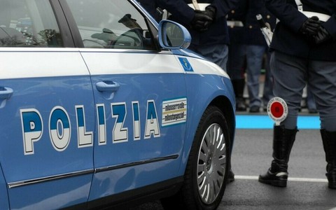 Vendita abusiva di cibo ai Giardini Maria Teresa di Calcutta: donna sanzionata per 5 mila euro